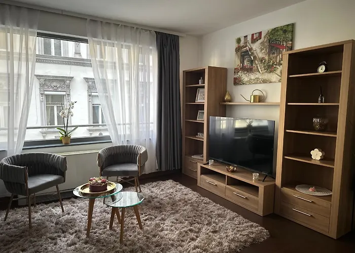 Wellness By The Opera Apartament *
