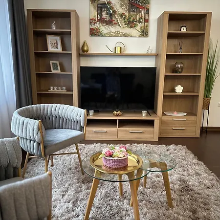 Wellness By The Opera Apartamento *